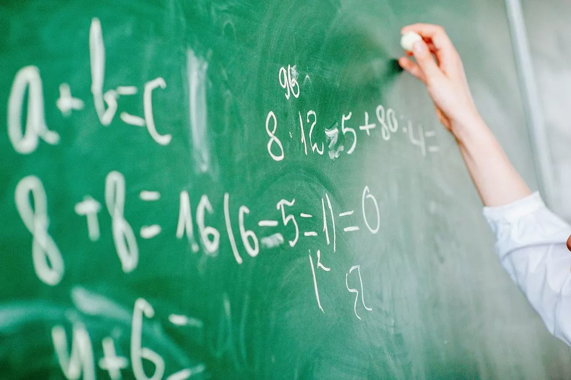 В ВКО в школе работали лица с уголовным прошлым