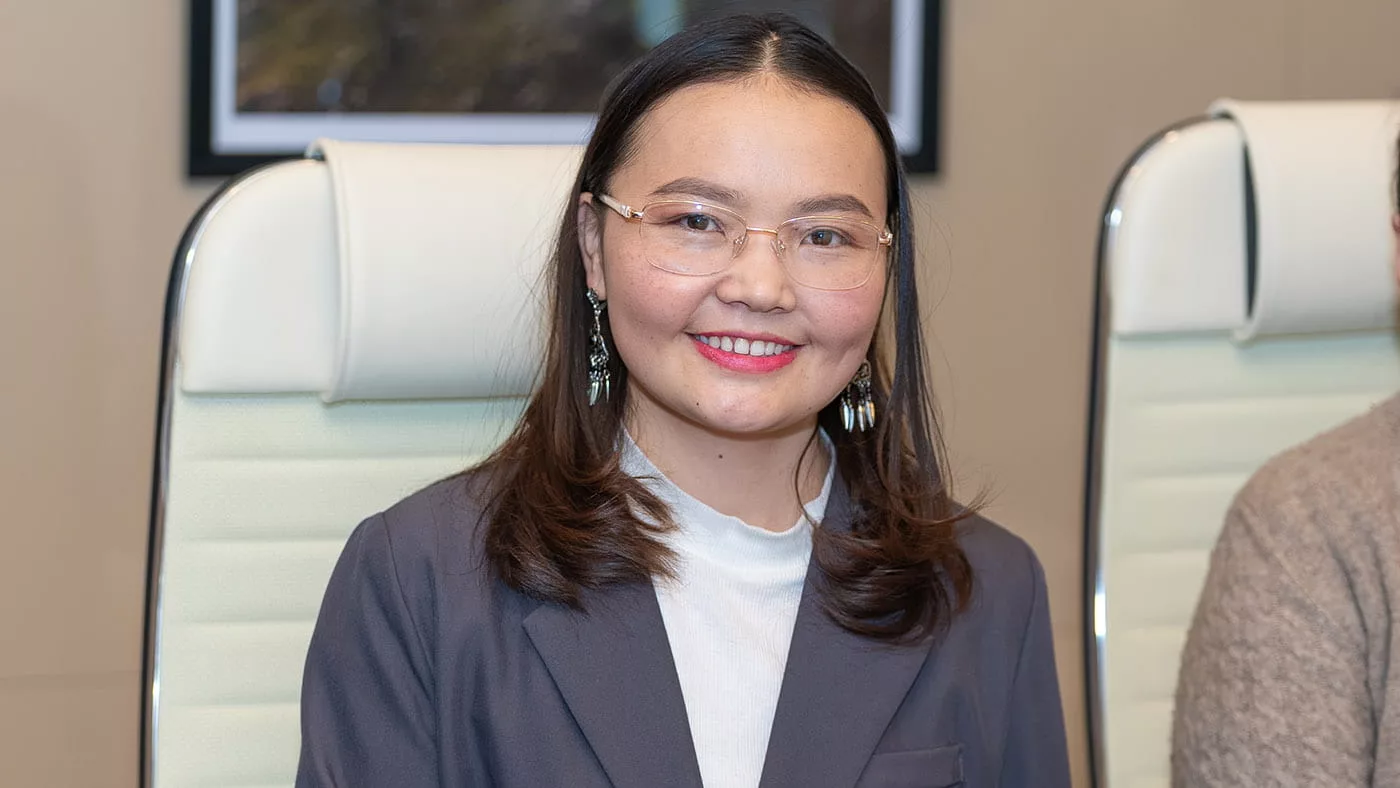 Всемирно известная девушка-беркутчи Айшолпан Нургайып готова помочь развивать этот вид национальной охоты в ВКО